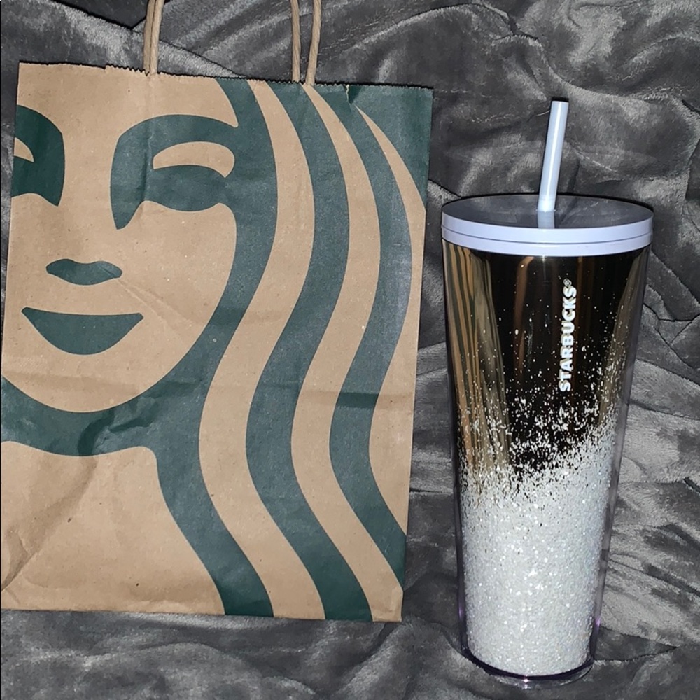 STARBUCKS 2019 Cascading Snow ❄️ Tumbler
